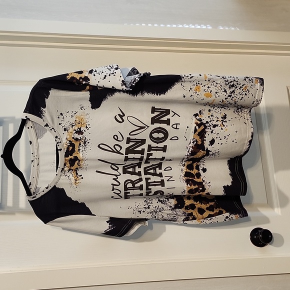 Train Station Kind of Day Leopard Print T-shirt 3XL - Picture 1 of 4